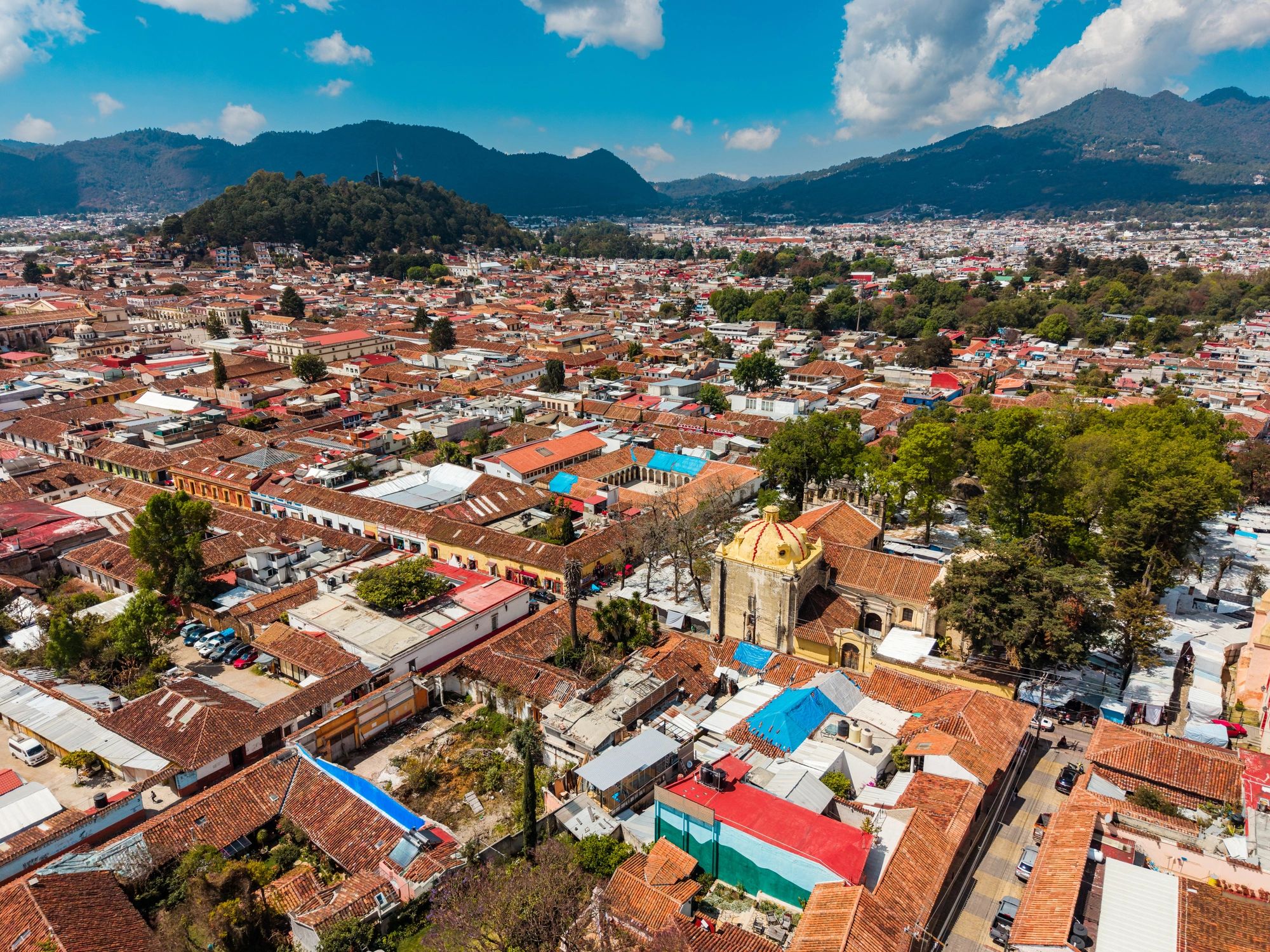 Vista urbana de ciudad mexicana